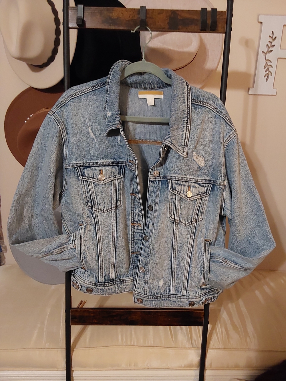 Maurices Light Wash Denim Jacket Size Xl